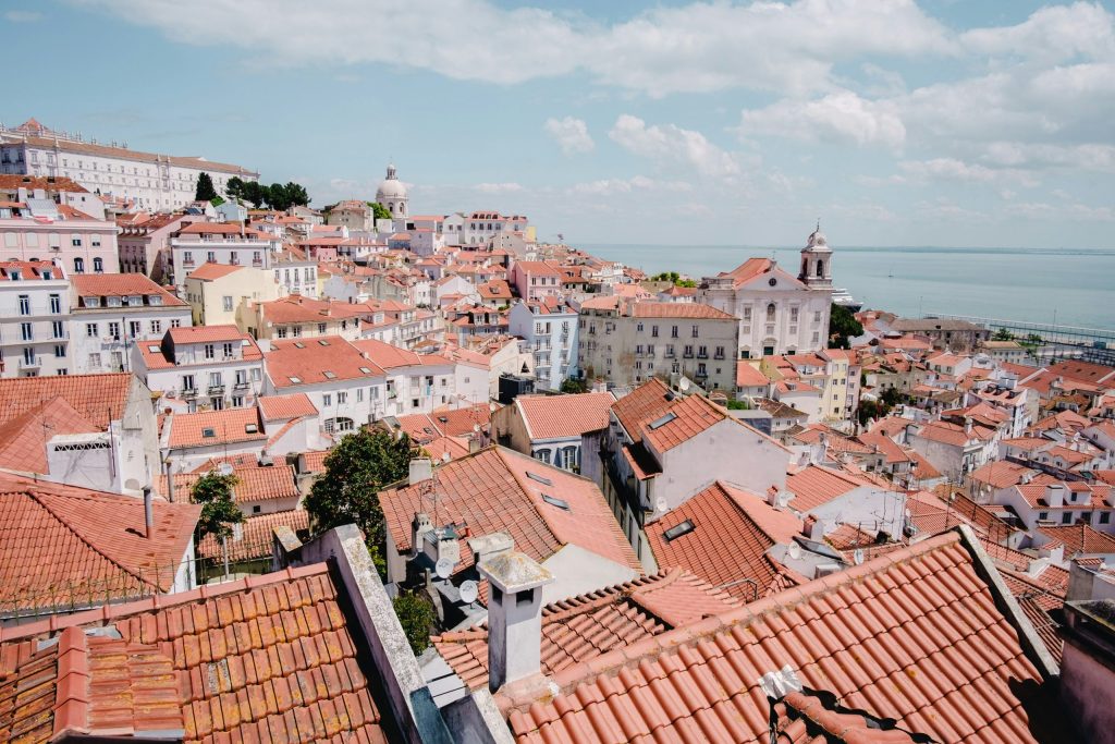 Edificio histórico en Alfama con vistas al río Tajo, sede de Casagrand Lisboa
